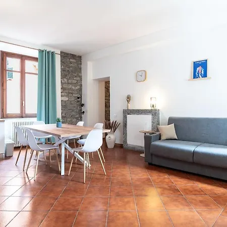 2bd Flat Near Cathedral