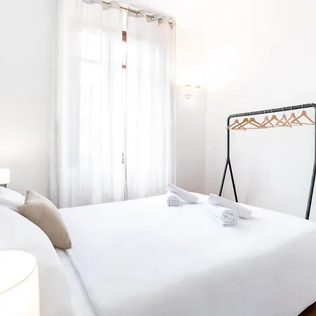 2bd Flat Near Cathedral * Como